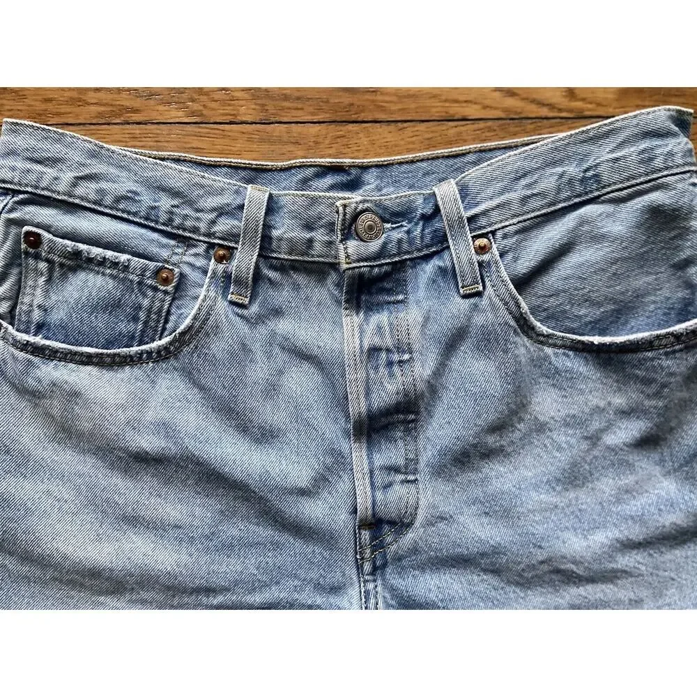 LEVI’S 501 High-Rise Distressed Fringe Cut-Off Denim Shorts sz W30